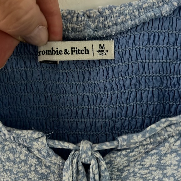 Abercrombie & Fitch Blue & White floral pattern size M babydoll cottagecore - Picture 2 of 11
